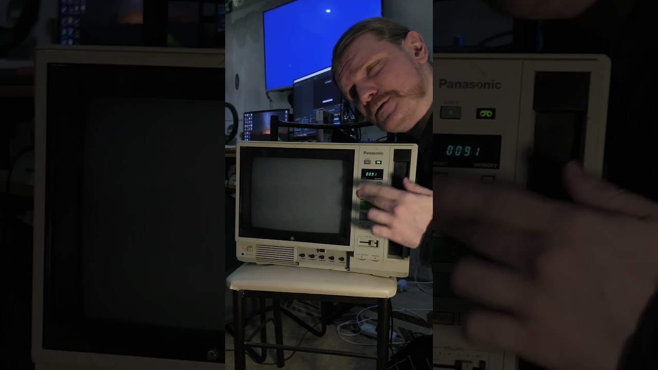 Купил ОЧЕНЬ старый телевизор для VHS кассет!
