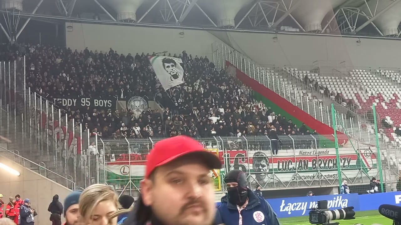 Doping kibiców Legii na meczu z ŁKS em w Łodzi