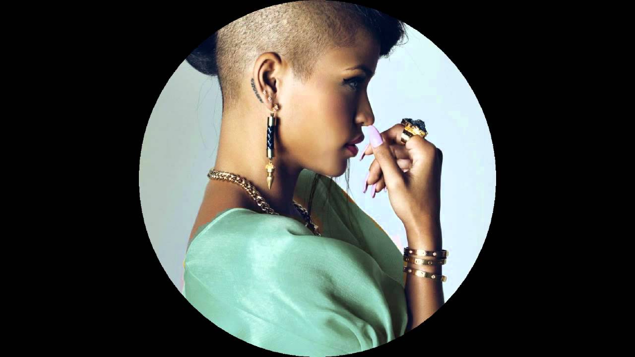 Cassie - Skydiver