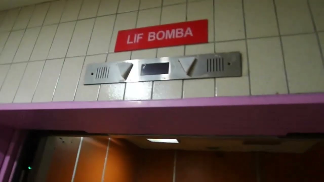 3rd Reatke Schindler 1988 Lift at Subang Parade Lift lobby 7 part 1RD
