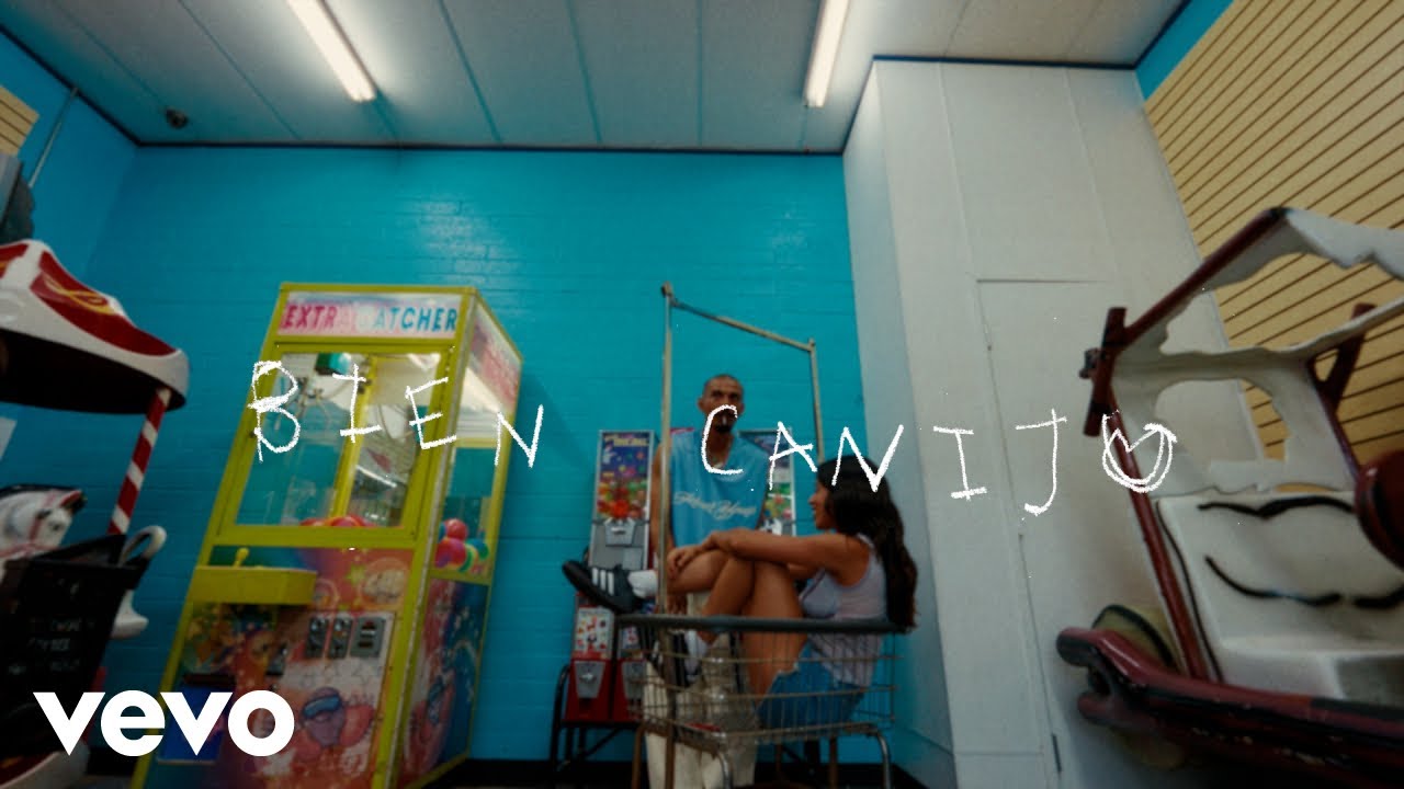 Becky G - BIEN CANIJO (Lyric Video)