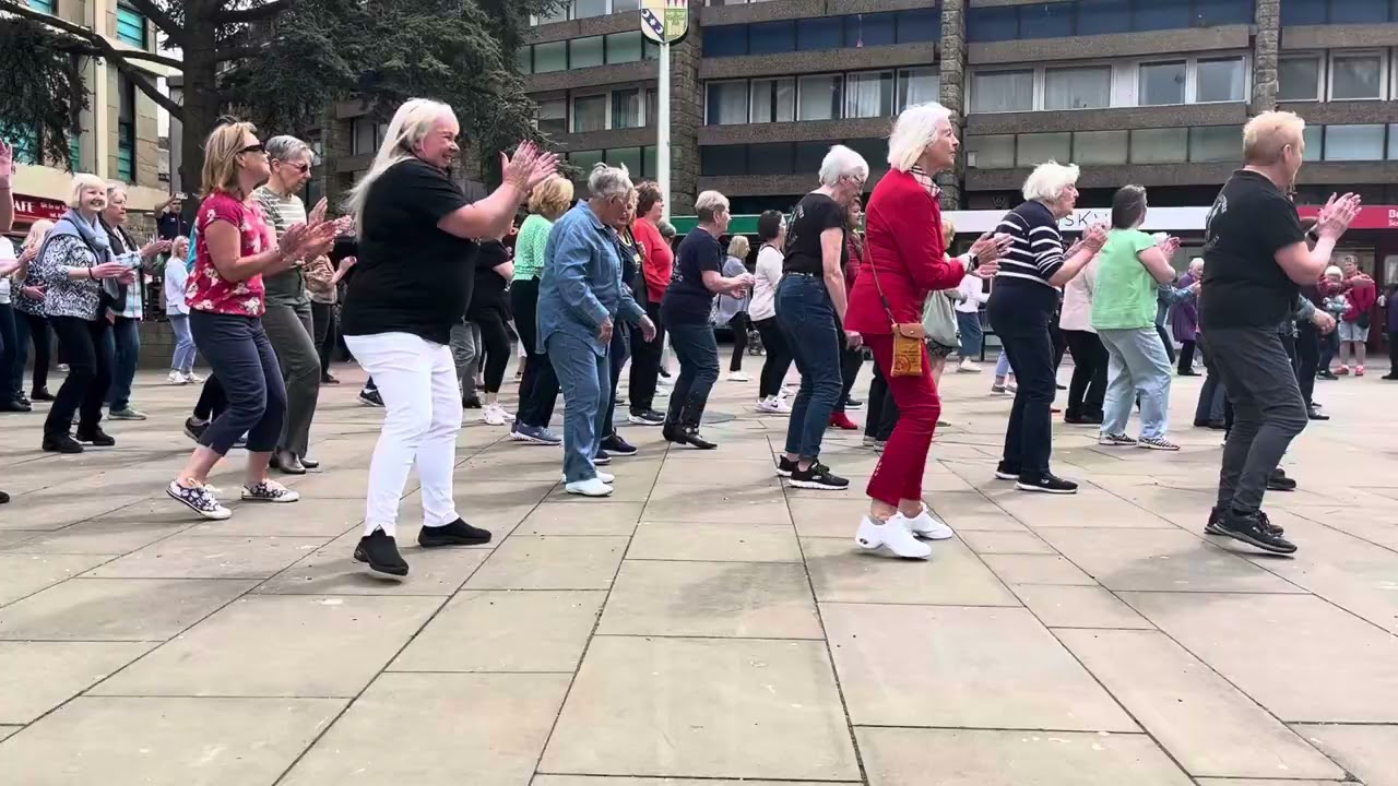 Dolly Would at the Flashmob