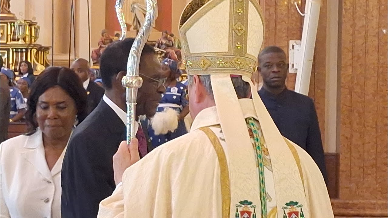 Domingo 08-12-2024  Misa en la Basílica de Mongomo celebrada por el Nuncio Apostólico.