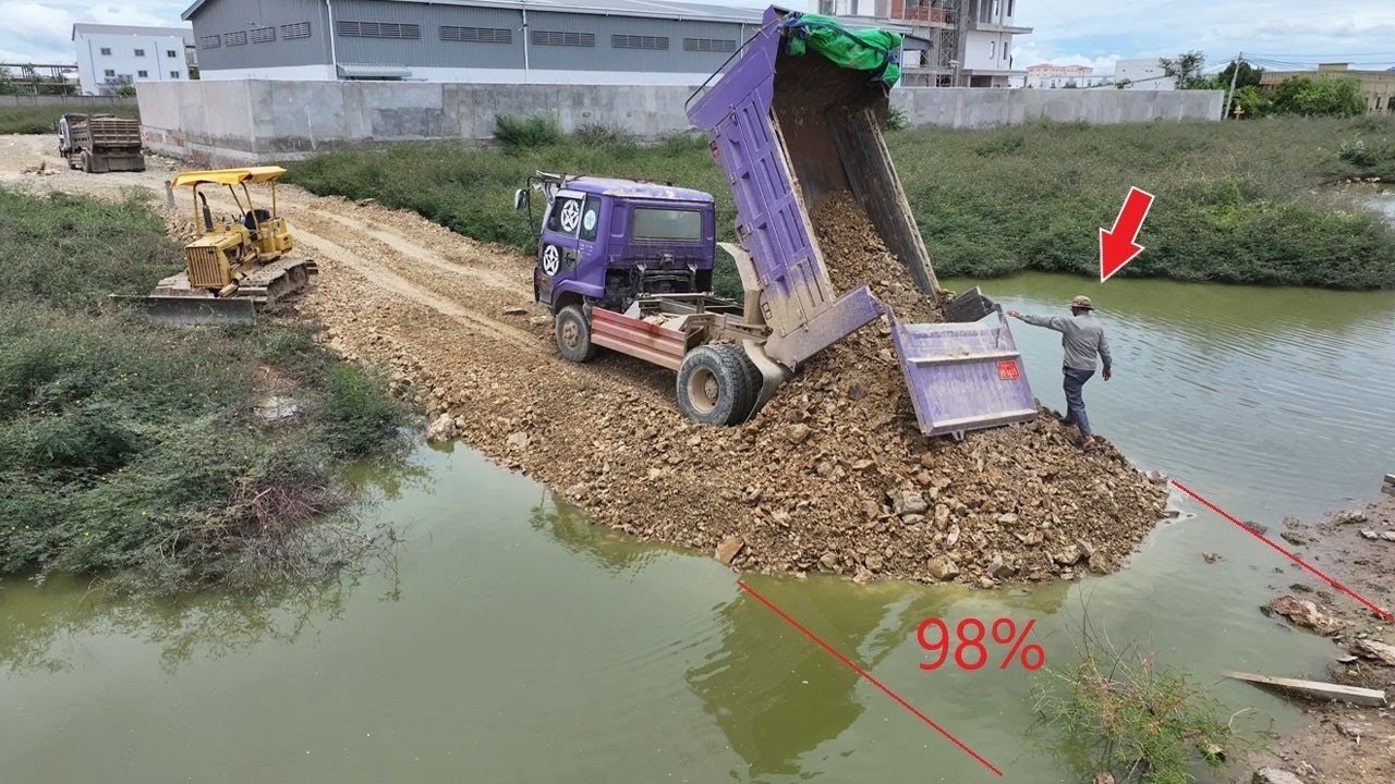 Amazing Dozer Skills! Komatsu Operator Pushes Giant Rocks to 5 Ton Dump Truck