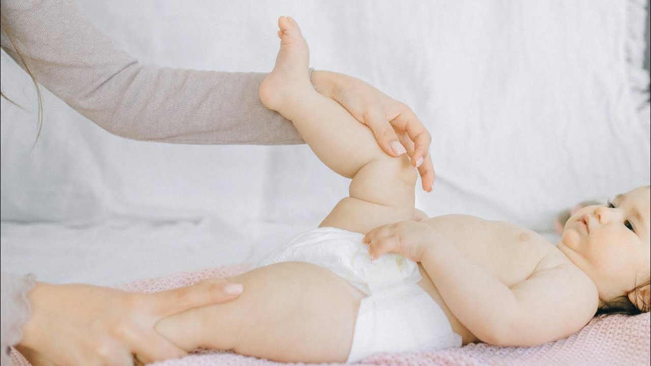 Nice baby massage with liquid paraffins  🥰#newborncare 