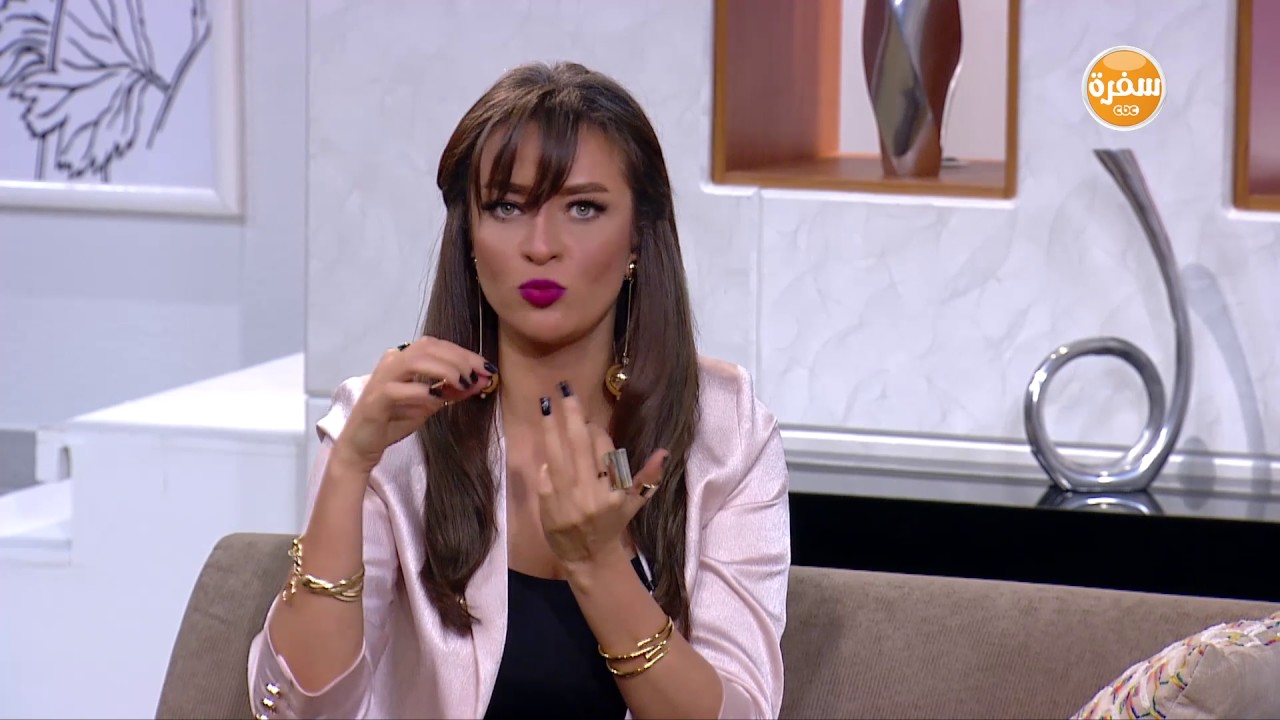طريقة تركيب الأظافر في المنزل من شيماء مجدي | هي وبس
