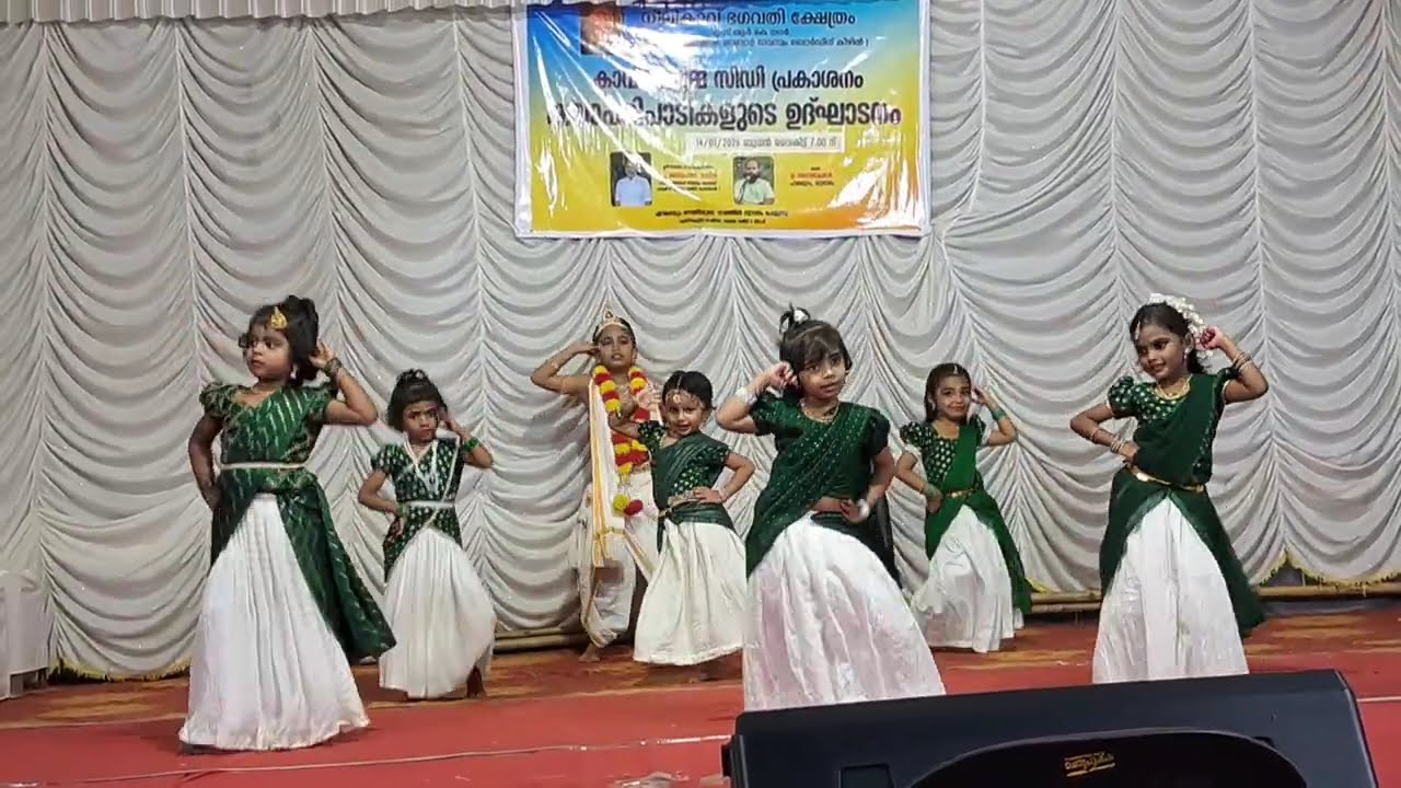 Dance at neeliyavu temple #yathrasumith #subscribeplease 