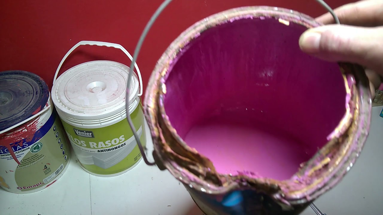 Conservar las pinturas latex o sinteticas por años y sellar los tarros, mi truco espero les sirva.