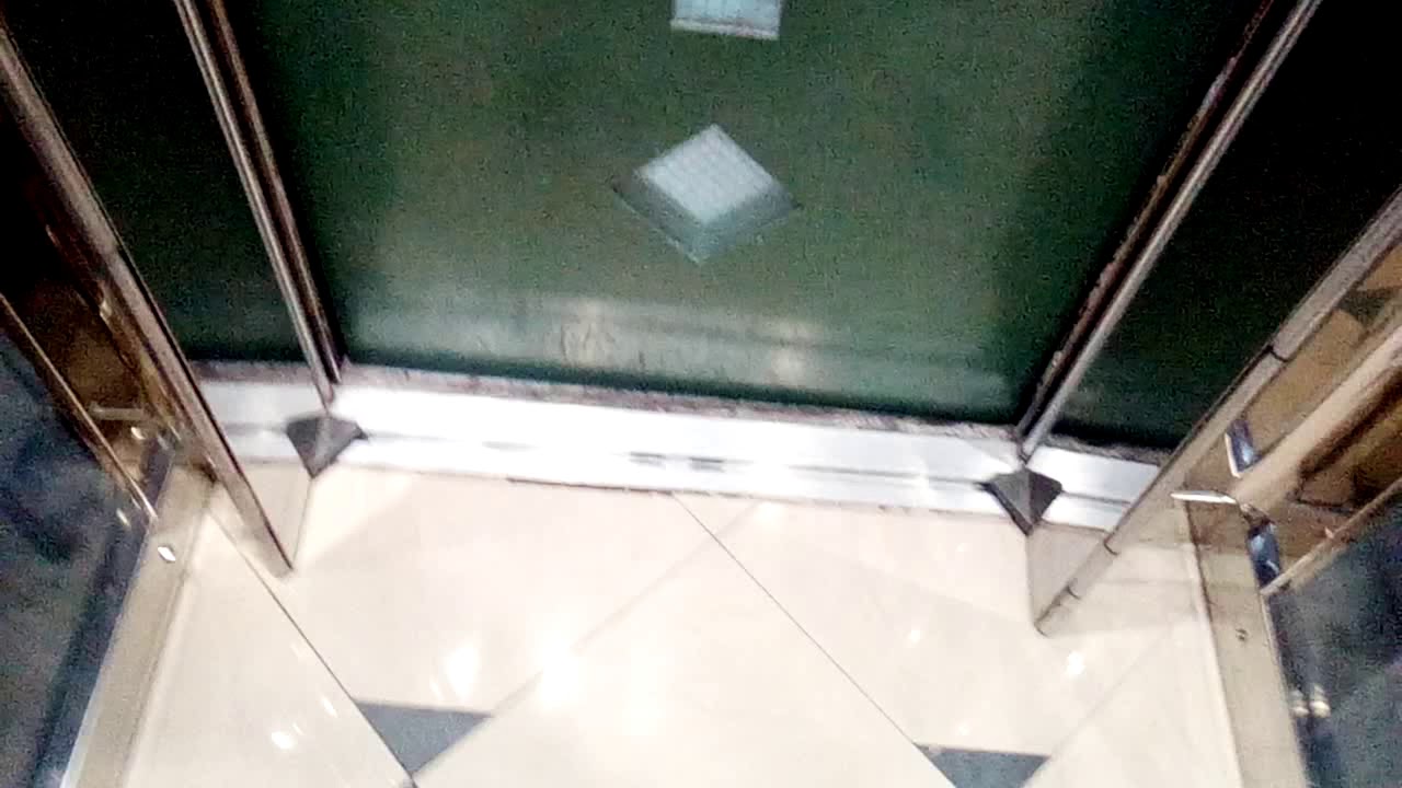 Ασανσέρ σε πολυκατοικία, στην Νίκαια