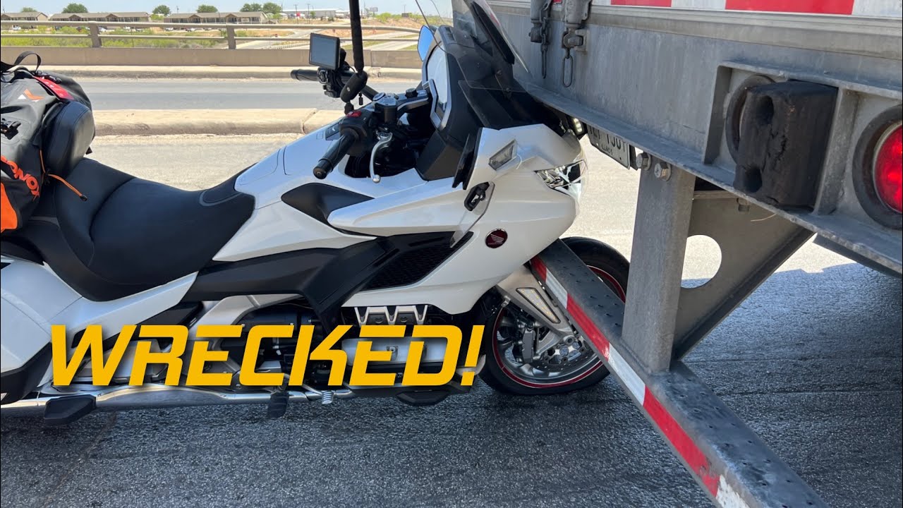 My 2018 Honda Goldwing WRECKED in Big Spring, Texas! | Cruiseman's Garage