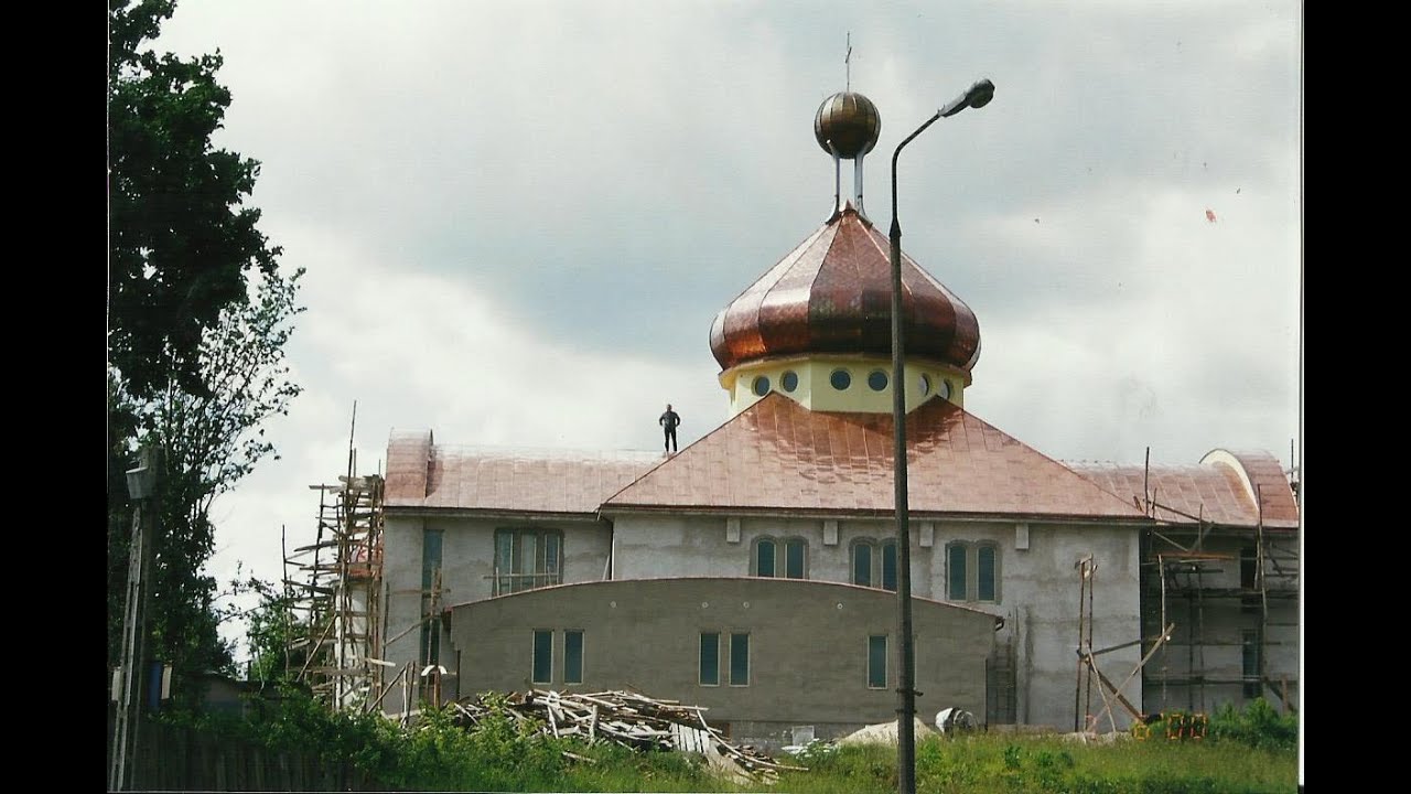 Budowa greckokatolickiej cerkwi w Olsztynie       Будова грекокатолицької церкви у Ольштині