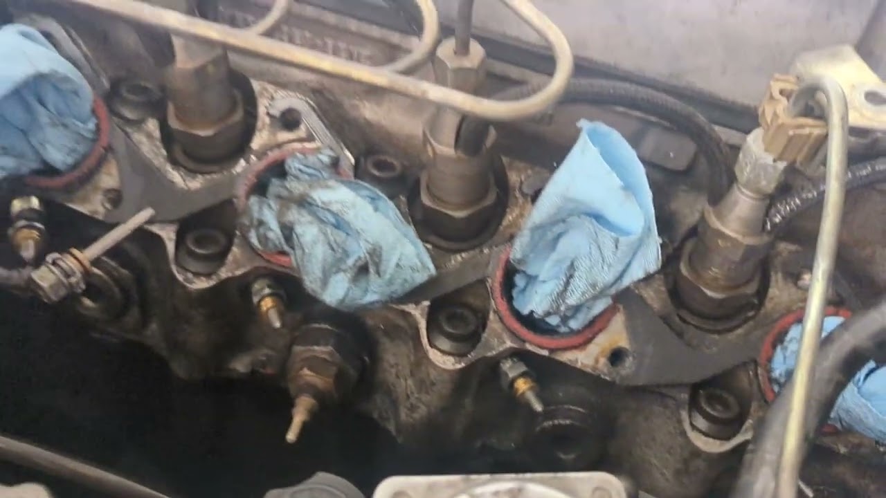 Снятие впускного коллектора и замена свечей накаливания на моем Mercedes-Benz 300D (W124) 1987 го...
