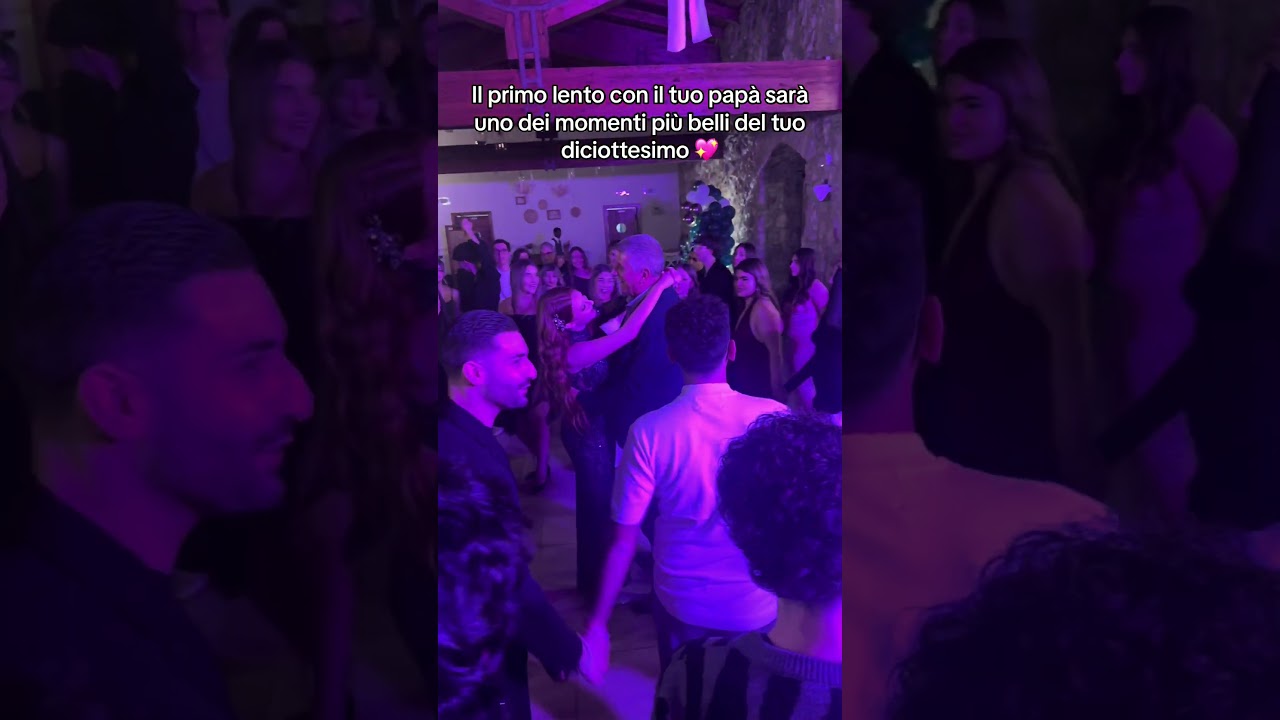 La #festeggiata balla con il #pap&agrave; il primo lento al suo #diciottesimo 💖