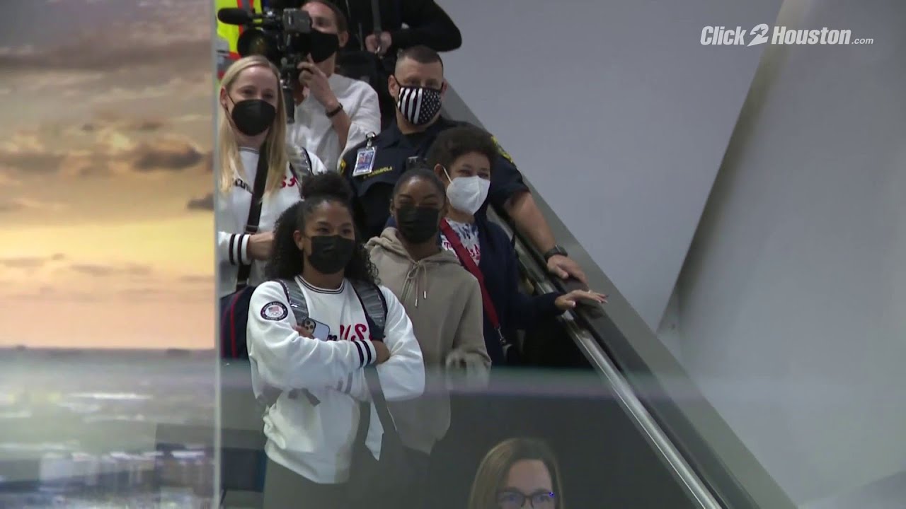 Simone Biles arrives back home after Tokyo Olympics