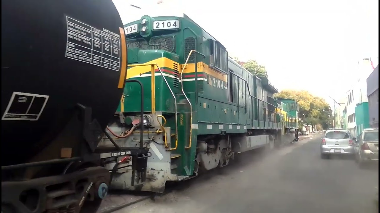 Ferrovalle EMD/GE SW1504/B23-7 8833-2104 con el Servicio Julia saliendo de Tacuba (Enero del 2024)
