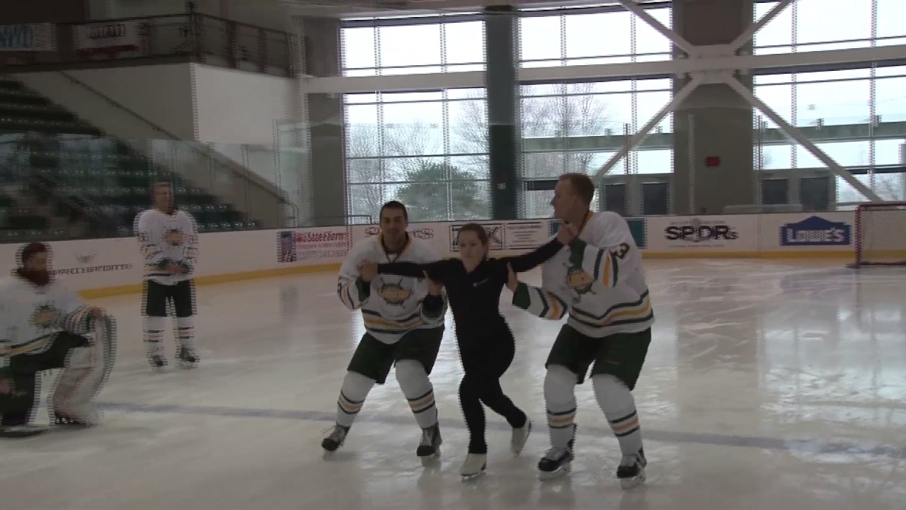 Oswego Men's Ice Hockey Learns to Figure Skate