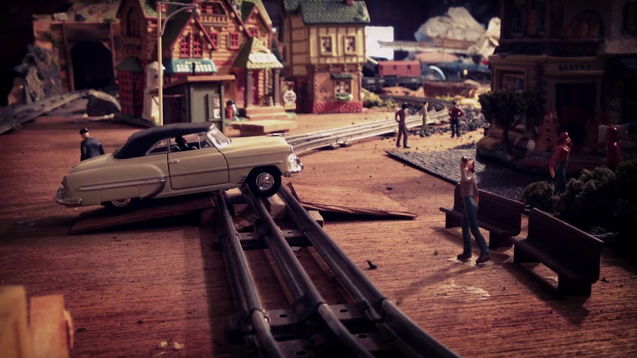 Nightmare Train 4 model train crash off cliff O scale Lionel