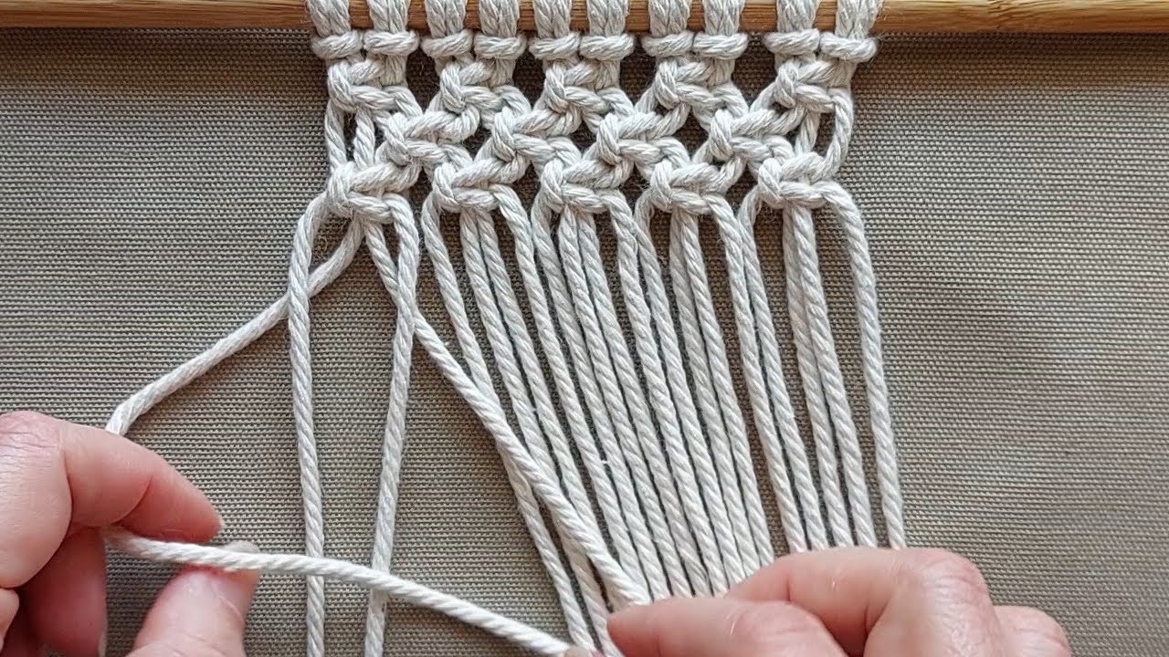 Macramè Coaster – Alternating Square Knot Tutorial (DIY Decor)