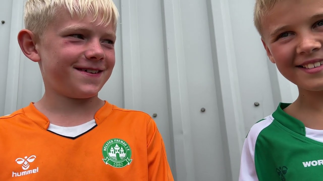Interview og pokalløft fra podiet med U12 drengene fra Helsted Fremad I.F.