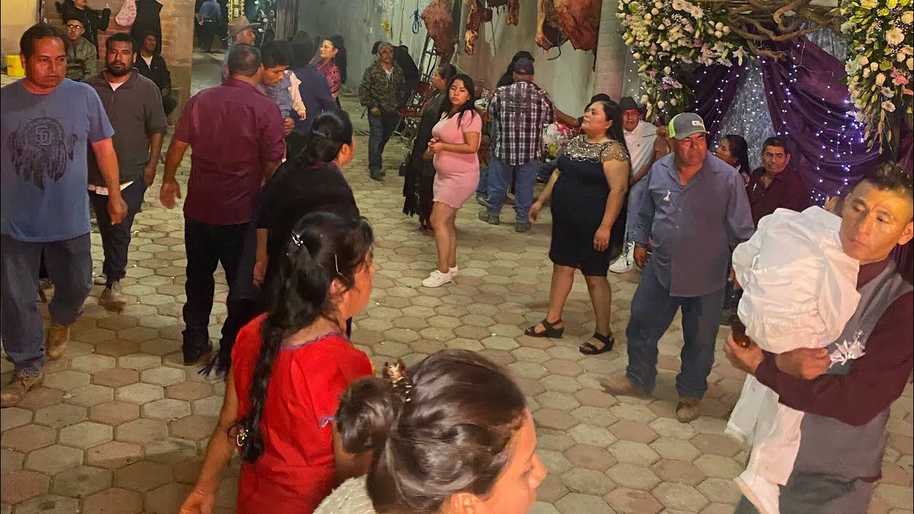 ASÍ SE VIVE UNA MEGA ESPECTACULAR BODA EN LOS PUEBLOS DE OAXACA