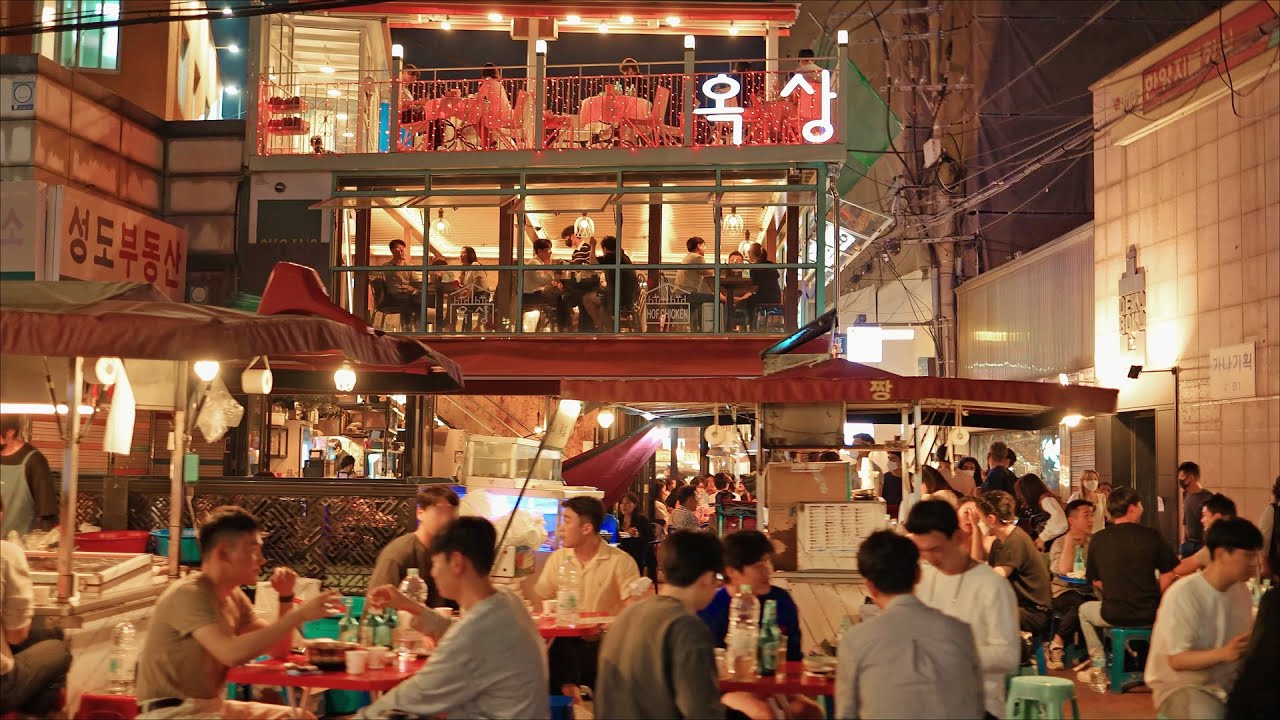 4K SEOUL WALK - On Friday night, Jogyesa Temple, Jongno Food Alley, and Ikseon-dong Hanok Street