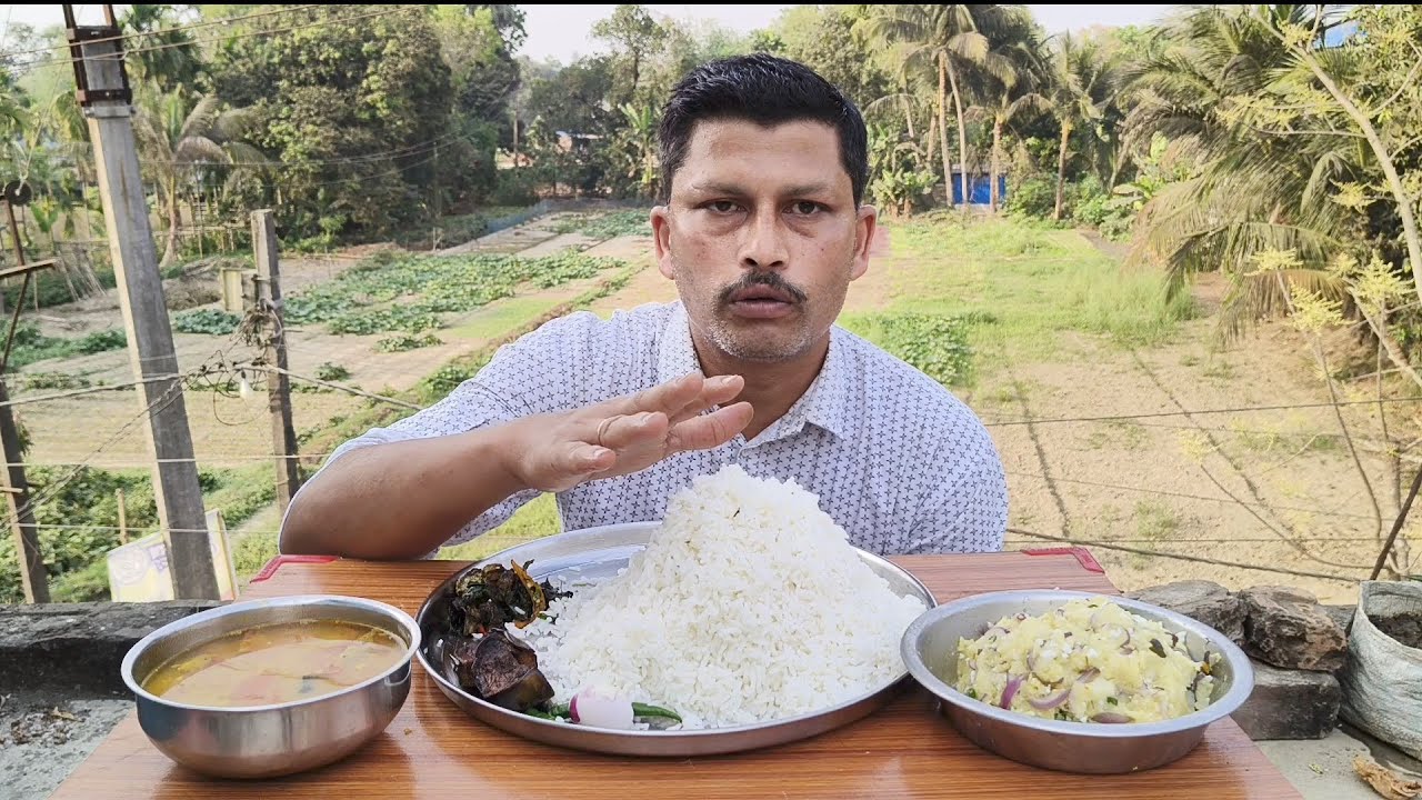 পরিস্থিতি খুব খারাপ কারণ GAS CRISIS | কাঠের জালে একদম সাদামাটা ভাবে রান্নাবান্না | আলুর চোখা |টক ডাল