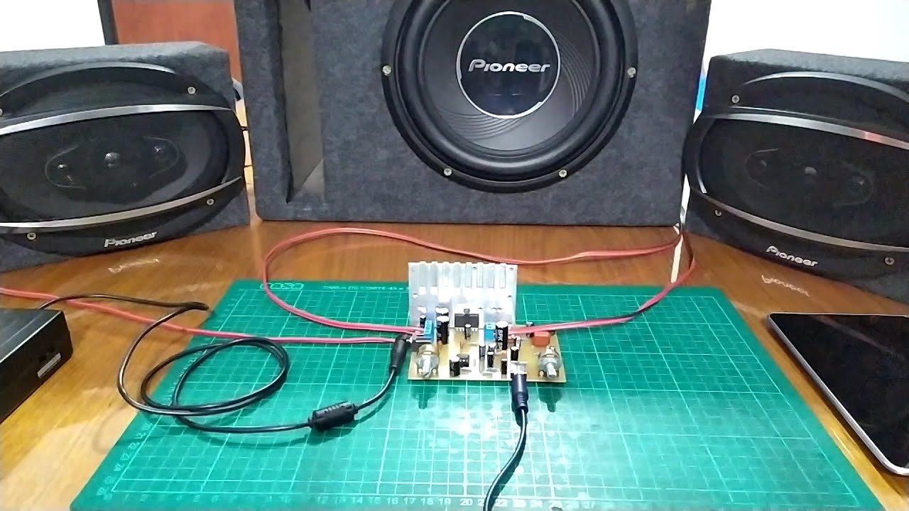 Amplificador 2.1 TDA7379 Analisis y Montaje 13W + 13W + 38W IT REALLY WHIPS THE LLAMA'S ASS!!!