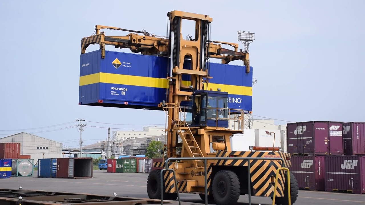 仙台臨海鉄道　仙台港駅　トップリフターでの荷役作業