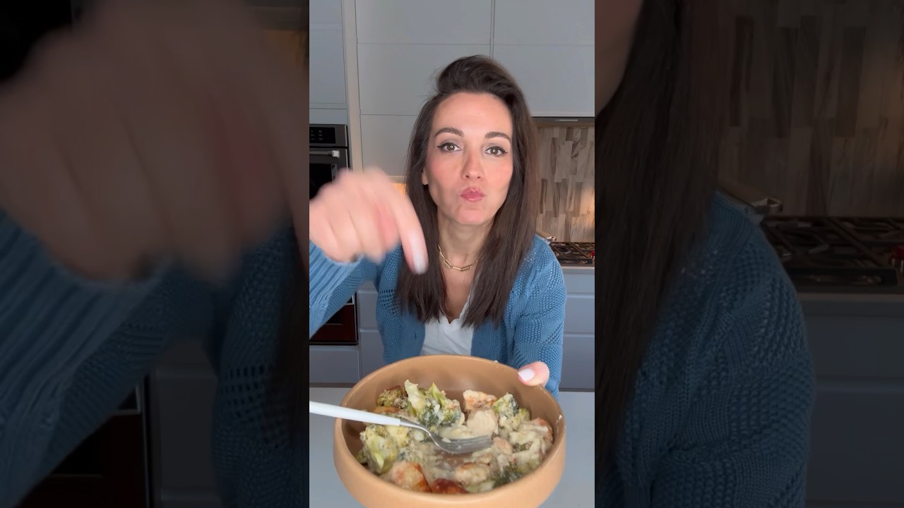 I lose weight eating this Chicken Broccoli Alfredo Bake #lowcarb #shorts