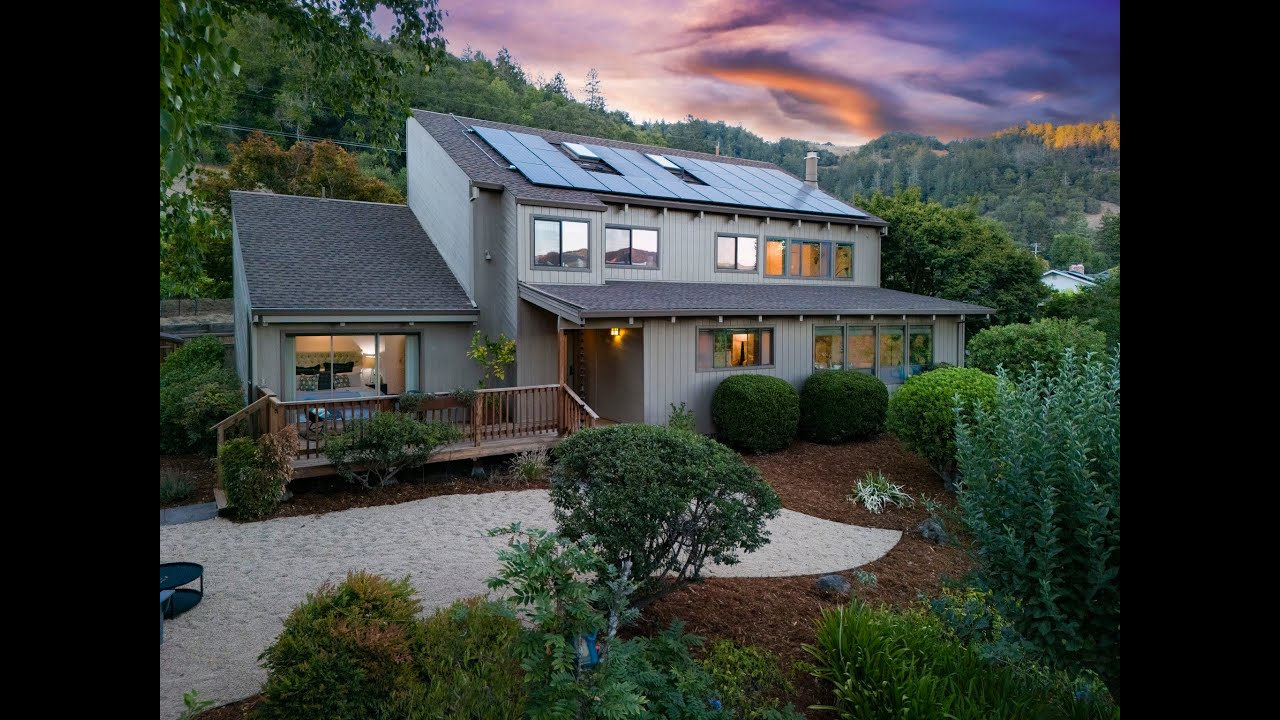 4795 Ponderosa Drive - A Contemporary Bennett Valley city/country hybrid