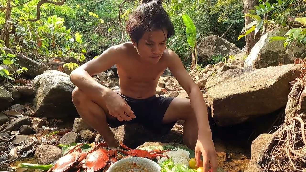 real life living with nature and cooking food in the deep forest