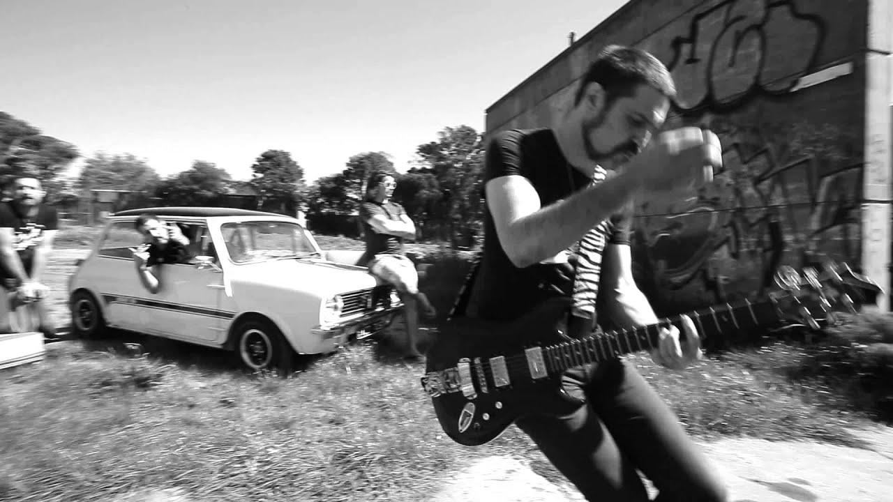 The Meanies - There's A Gap (Official Music Video)