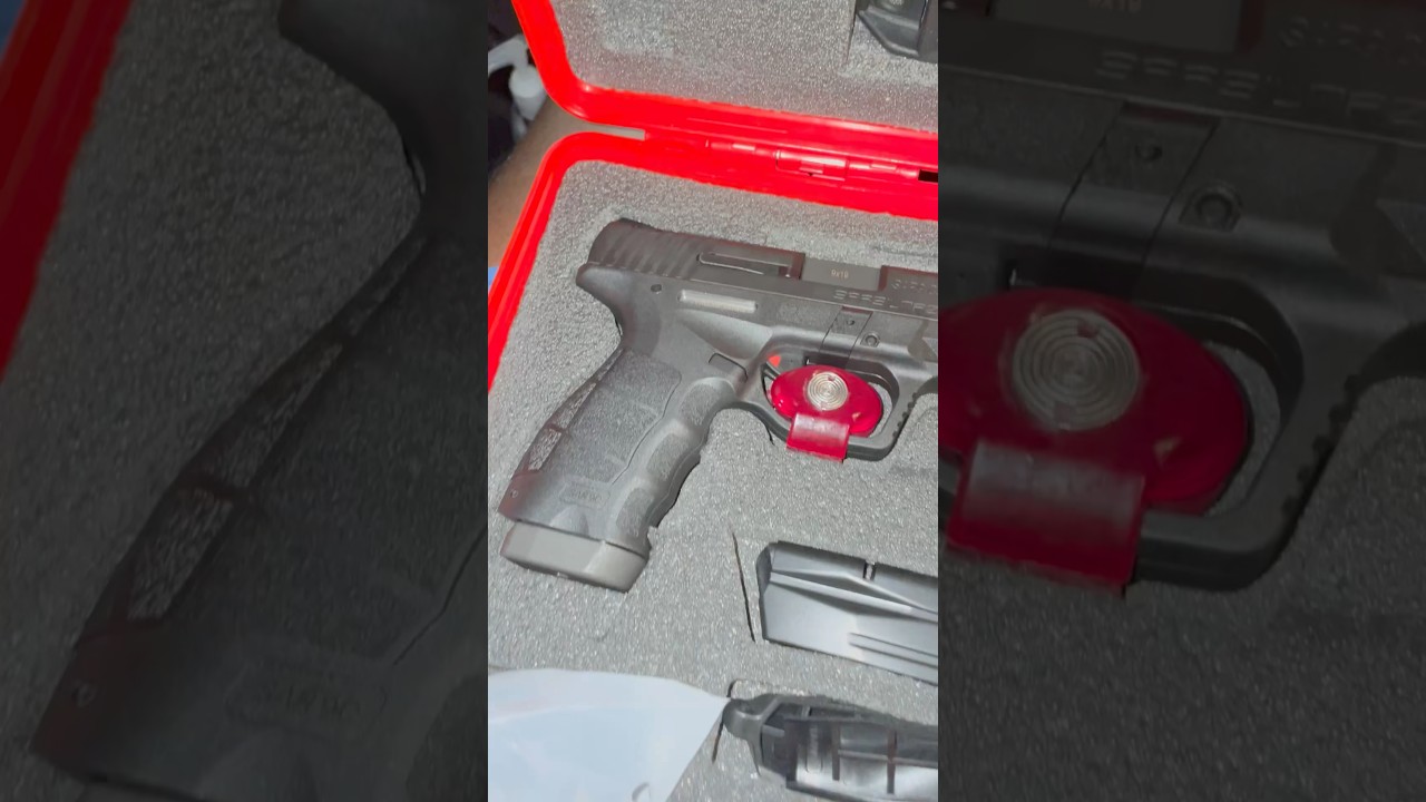 Sar9 cx 9mm 🥵😮&zwj;💨 #edc #gunswitch #guns #glock34 #sar9cx