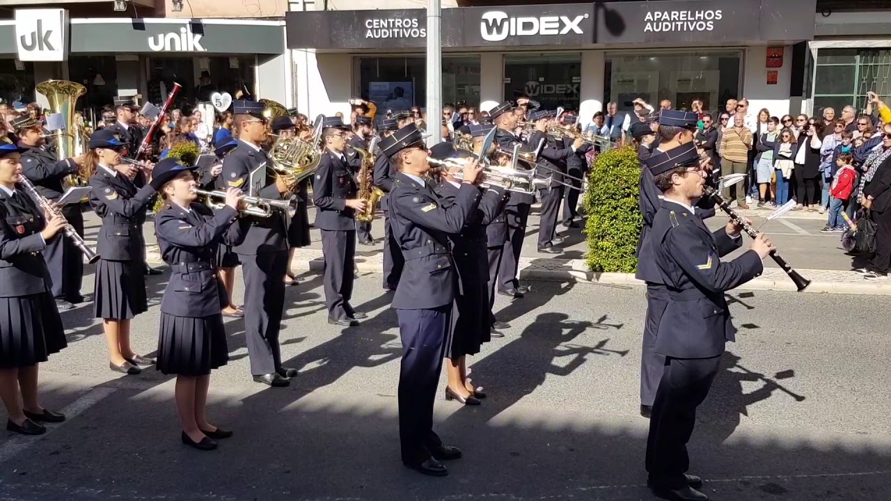 Banda dos bombeiros T V . Festas da cidade de Torres Vedras 2017