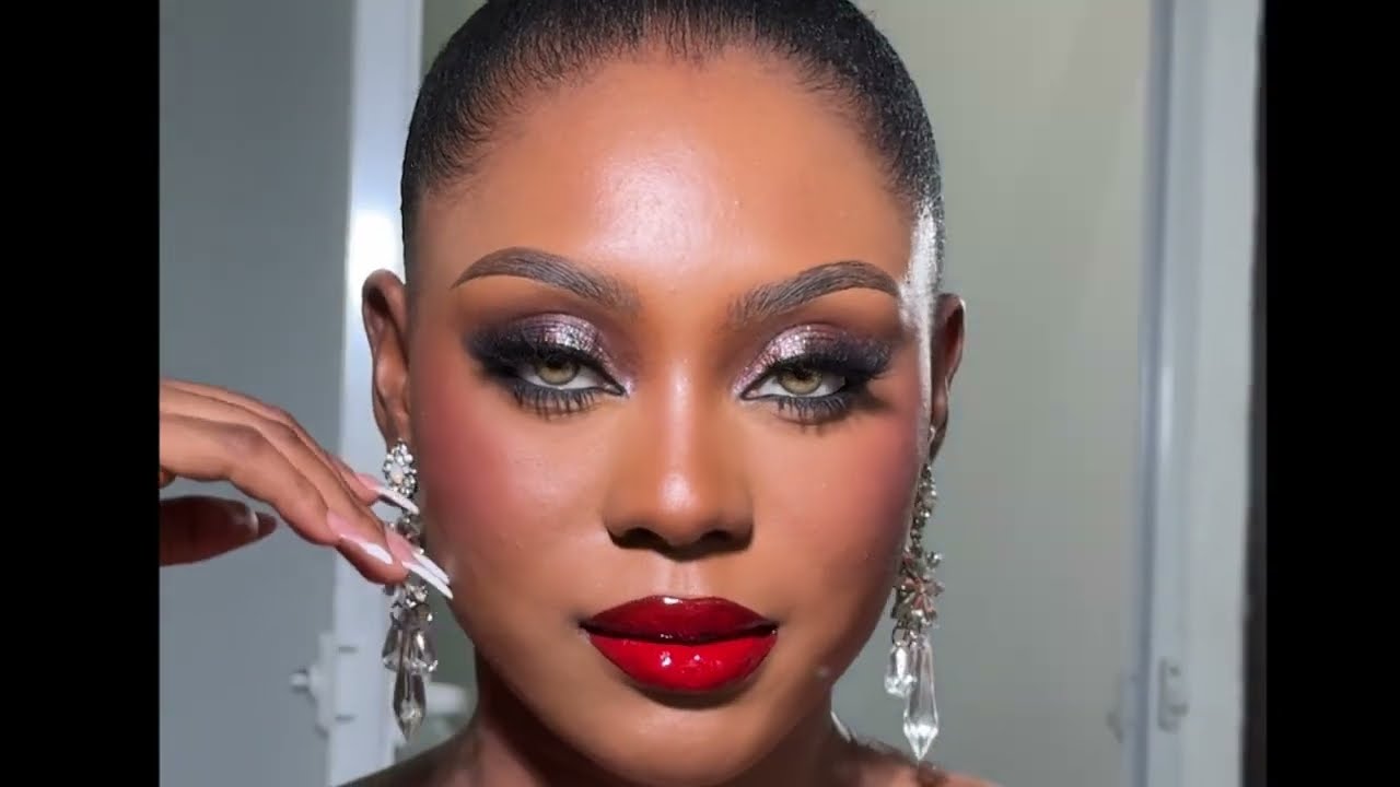 How To Do Smokey Eyes & Bold Lips Makeup (TUTORIAL)