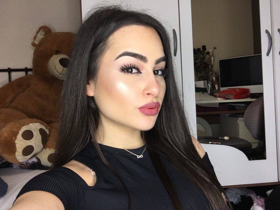 HIGHLIGHTER LOOKBOOK