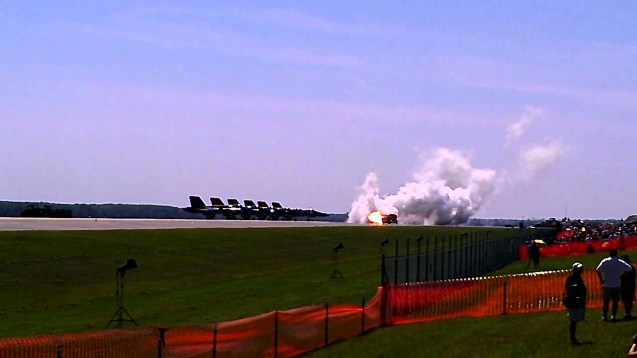 Jet school bus blowing 80ft flame out of jet engin