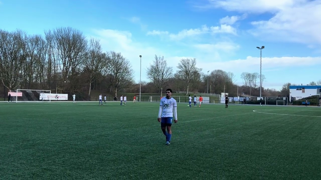 DWO 023-1 tegen SB 023-2 de eerste helft 4-3 
