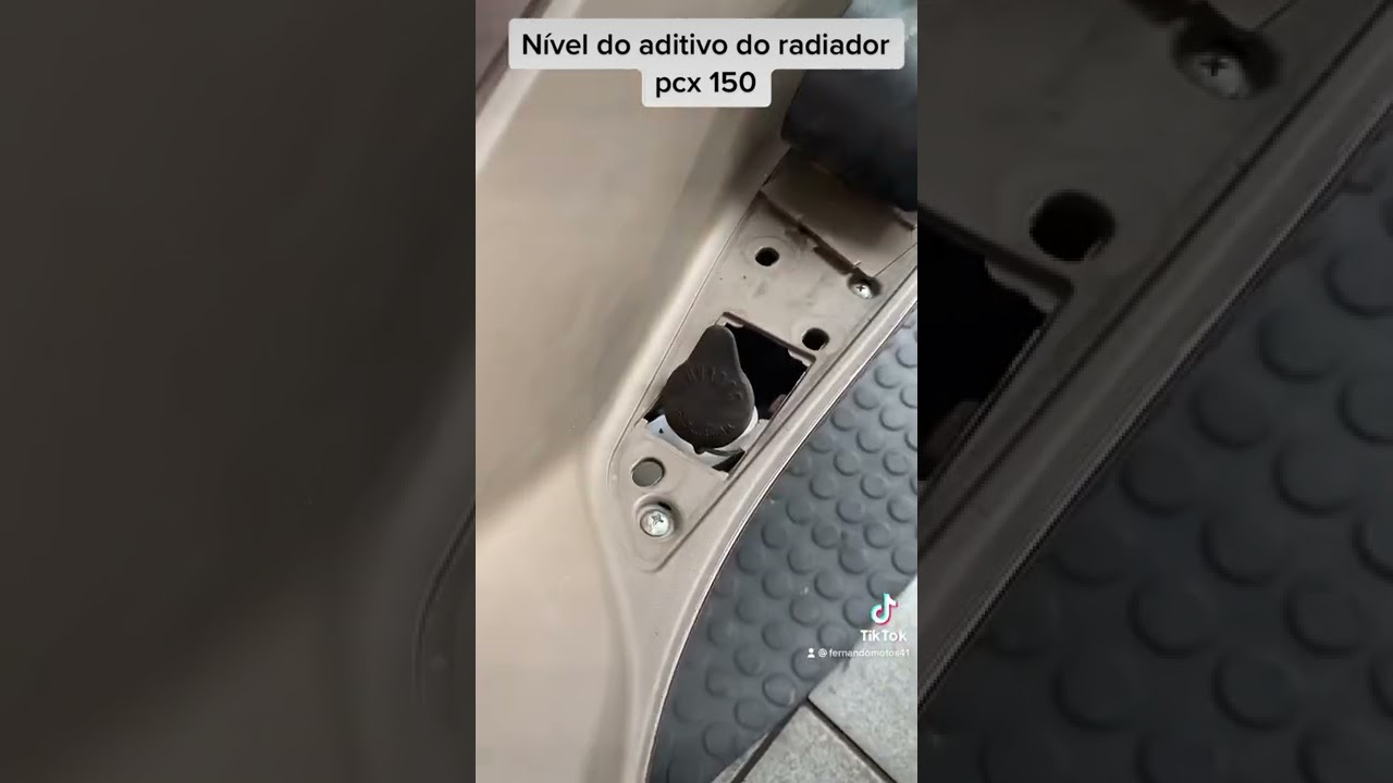 Onde completa a água do radiador ou aditivo da pcx 159
