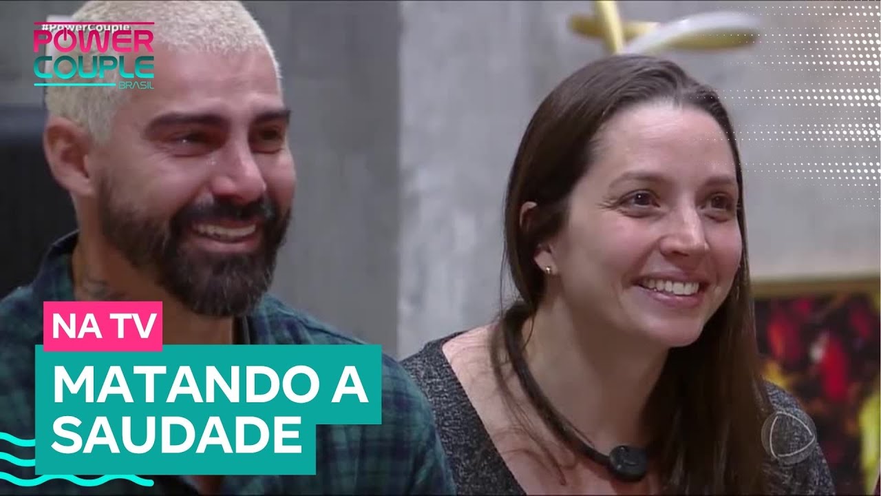 Carol e Radam&eacute;s se emocionam com v&iacute;deos da fam&iacute;lia | Power Couple