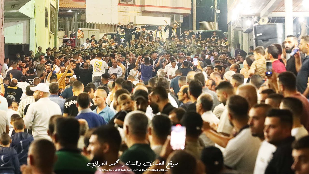 شاهد:الفنان محمد العراني يقود حشد بشري ضخم في استقبال العريس همام قرارية مهرجان الفندقومية 2023