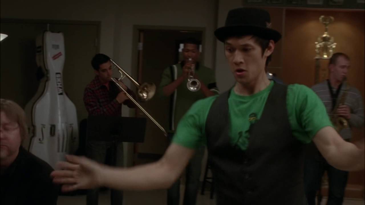 GLEE Full Performance of I’ve Gotta Be Me