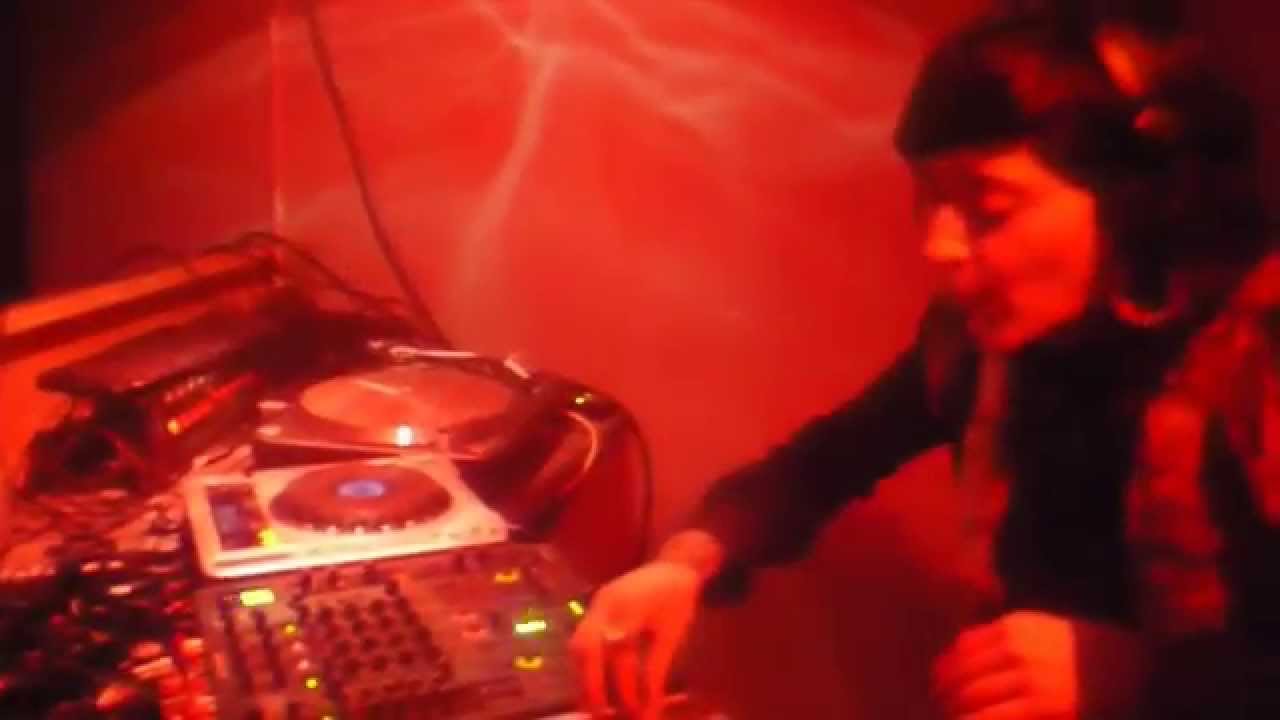HAPPY TIME !!!  Myriam Miss Tick ( scène Techno )
