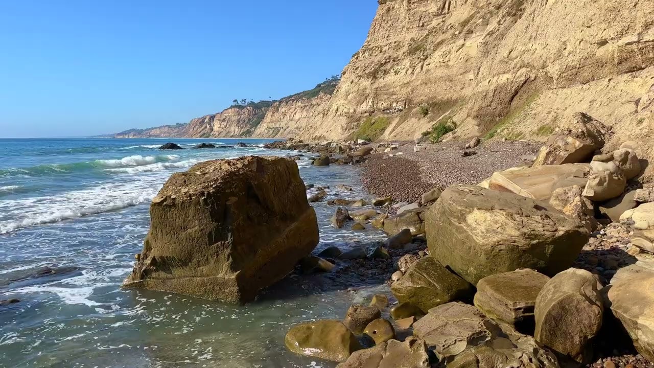 Ocean Wave Sounds of San Diego 🌊🏄‍♂️ Relaxing Rocky Shore Beach Ambiance ⛰️ Calming Nature Sounds