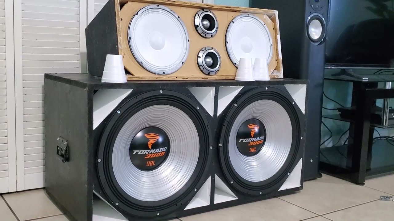 Tornados 3000 tocando em Casa