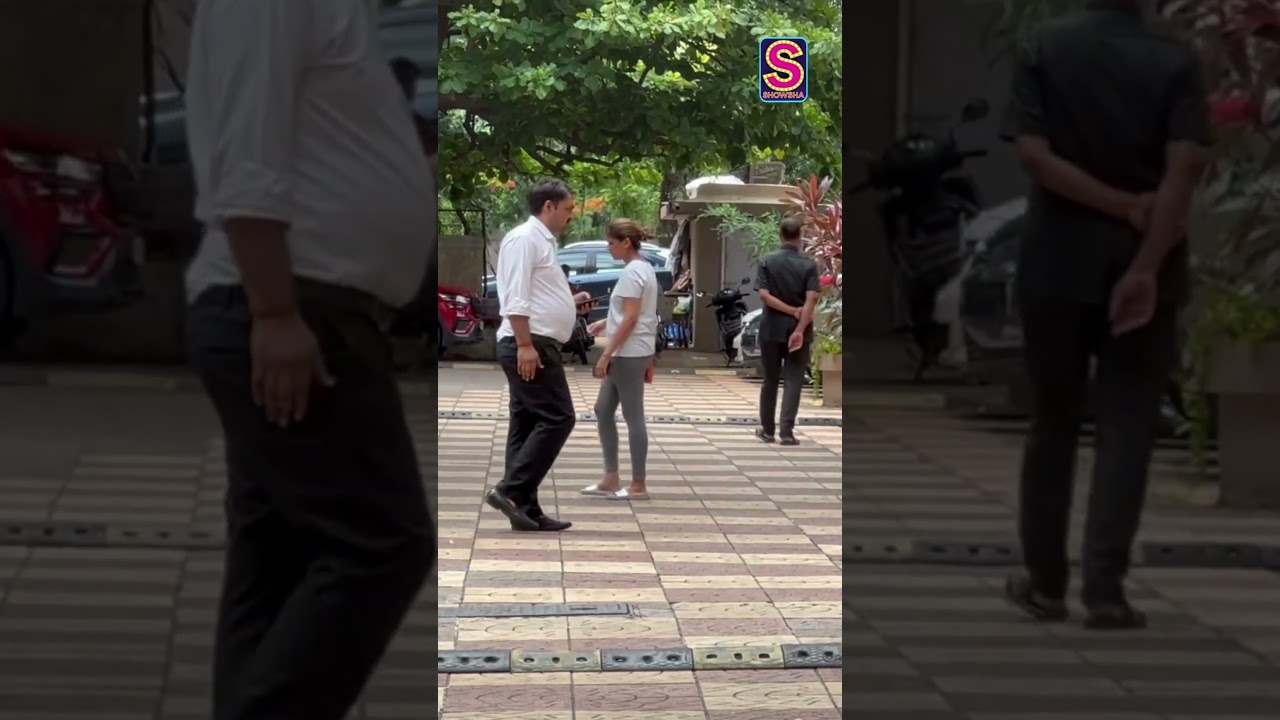 Shefali Jariwala&rsquo;s Mother Inconsolable, Cameras Spotted Her Sister Outside The Residence | N18S