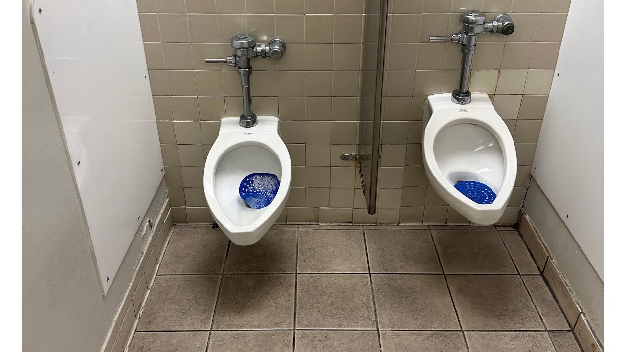 [289] Macy’s men’s restroom (Ingram Park Mall)
