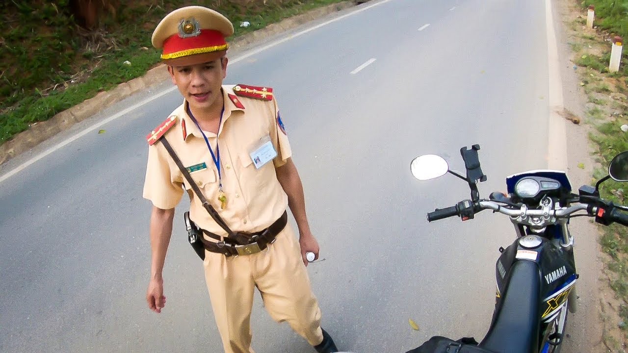 ZŁAPAŁA MNIE WIETNAMSKA POLICJA 🏍🚔
