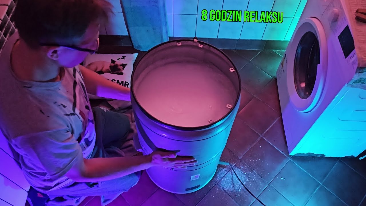 Pralka Frania i Proszek IXI - Poczuj Klimat Beztroskiego Dzieciństwa PRL