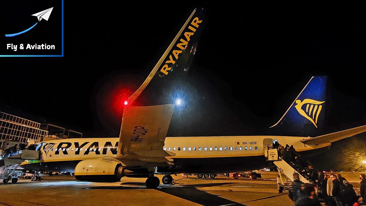 TRIP REPORT | Christmas flight! ツ | RYANAIR | Boeing 737-8AS | Bari to Verona